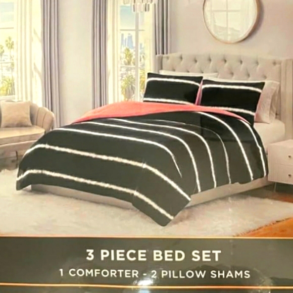 Juicy Couture 3 Piece Comforter Set Shams Reversible Striped Fur Velvet Plush